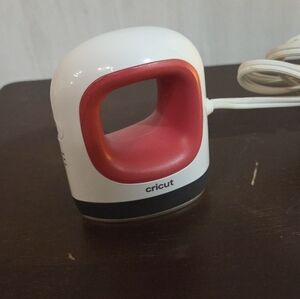 Cricut Heat Press in White and Red